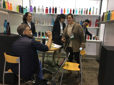 packshine exhibiting stainless steel water bottles at 2017 international houseware show