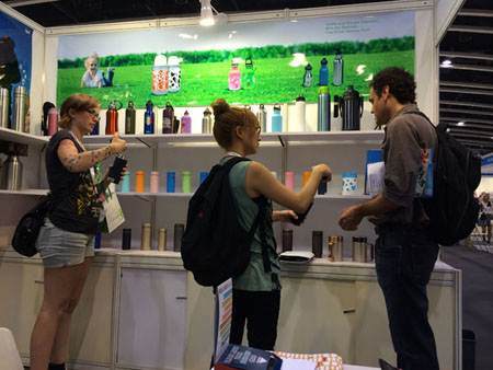 packshine exhibiting vacuum insulated water bottles on 2014 hongkong mega show